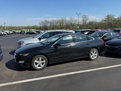 Used 2023 Chevrolet Malibu LT image 4
