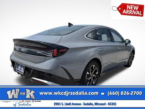 Used 2025 Hyundai Sonata SEL FWD image 4