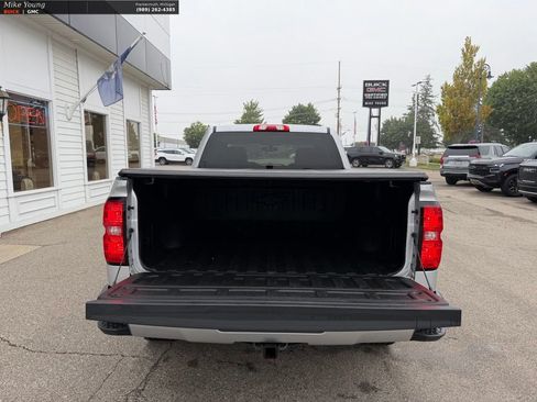 Used 2018 Chevrolet Silverado 1500 LT w/ Redline Edition AWD/4WD image 9
