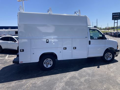 New 2024 GMC Savana 3500 w/ Power Convenience Package RWD image 5