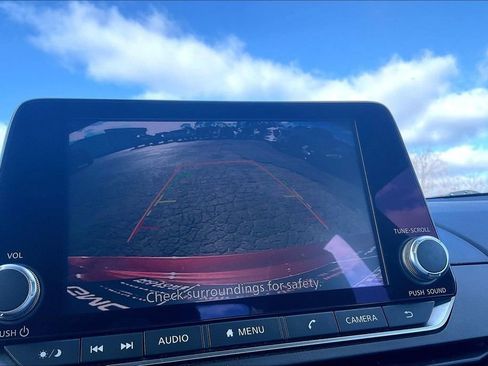 Used 2024 Nissan Altima 2.5 SR image 14