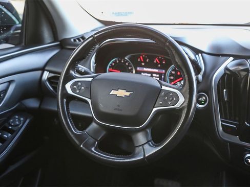 Used 2020 Chevrolet Traverse LT image 14