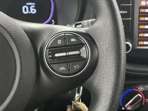Used 2025 Kia Soul LX w/ LX Technology Package FWD image 31
