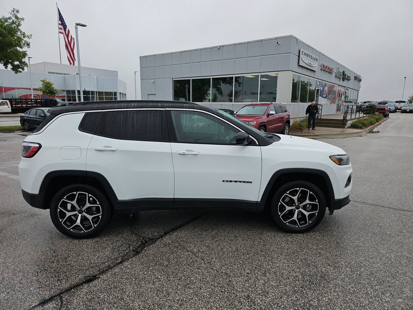 Used 2025 Jeep Compass Limited AWD/4WD image 7