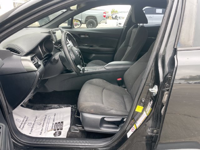 Used 2018 Toyota C-HR XLE FWD image 9