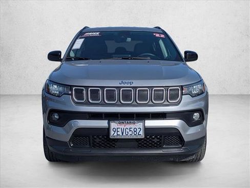 Used 2022 Jeep Compass Latitude AWD/4WD image 2