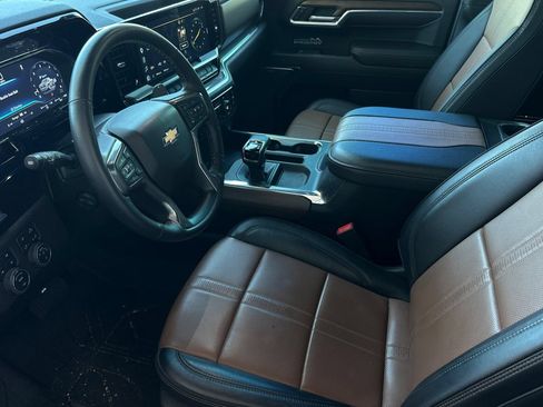 Used 2024 Chevrolet Silverado 1500 High Country w/ Technology Package AWD/4WD image 10