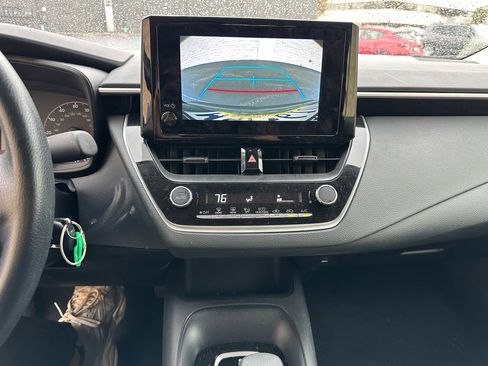 Used 2025 Toyota Corolla LE image 15