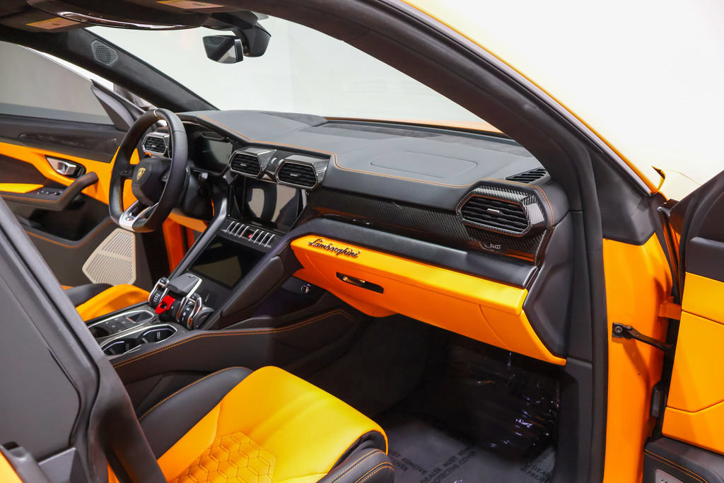Used 2021 Lamborghini Urus AWD/4WD image 38