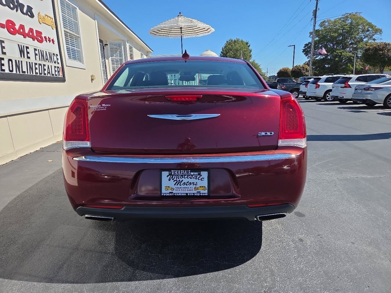Used 2016 Chrysler 300 Limited RWD image 5