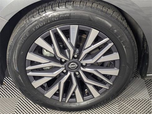 Used 2023 Nissan Altima 2.5 SV image 8