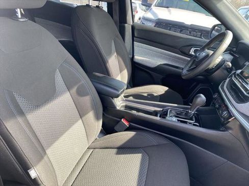 Certified 2024 Jeep Compass Sport image 9