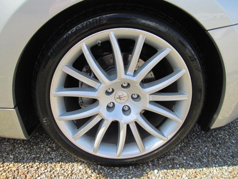 Used 2012 Maserati GranTurismo S image 11