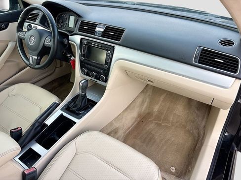 Used 2012 Volkswagen Passat 2.5 SE image 26