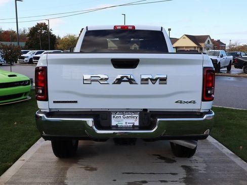 Used 2025 RAM 2500 Big Horn image 37