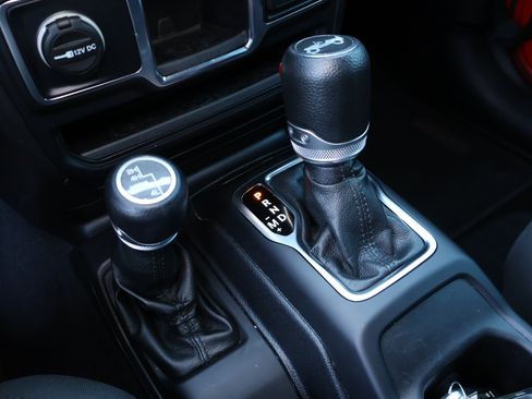 Used 2019 Jeep Wrangler Unlimited Sport AWD/4WD image 18