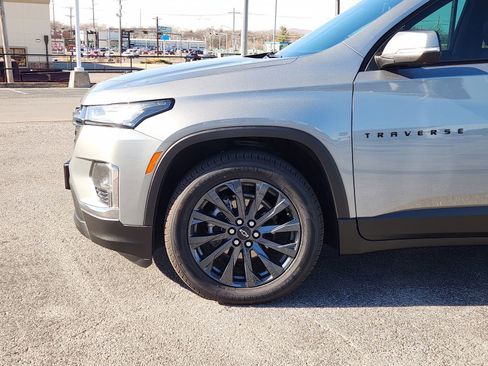 Used 2023 Chevrolet Traverse RS w/ LPO, Floor Liner Package image 9