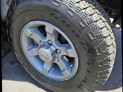 Used 2004 Nissan Frontier XE w/ (PWR) Pwr Pkg image 8