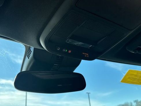 Used 2024 GMC Acadia AT4 w/ Luxury Package image 19