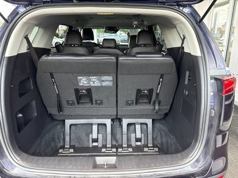 Certified 2024 Kia Carnival LX FWD image 33