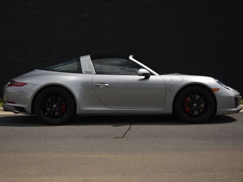 Used 2018 Porsche 911 Targa 4S AWD/4WD image 8