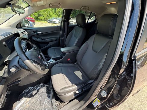 Used 2025 Buick Encore GX Preferred FWD image 34