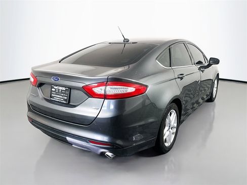 Used 2015 Ford Fusion SE image 7