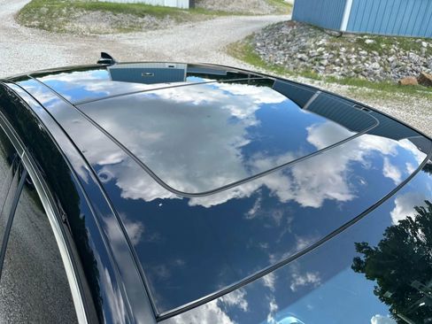 Used 2018 BMW 750i xDrive image 26