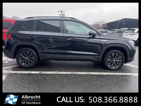 Used 2022 Volkswagen Taos S image 6