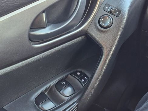 Used 2020 Nissan Rogue Sport S w/ Appearance Package image 26