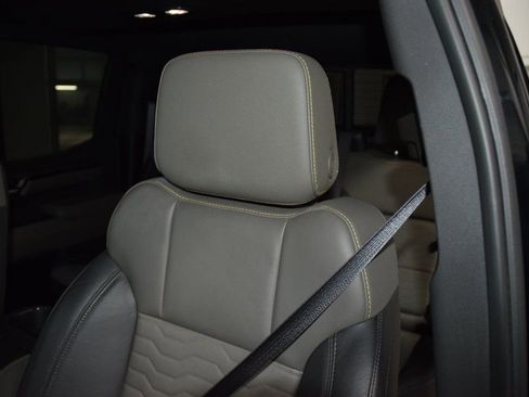 Used 2024 Chevrolet Silverado 1500 ZR2 image 41