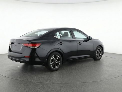 Used 2024 Nissan Sentra SV FWD image 9