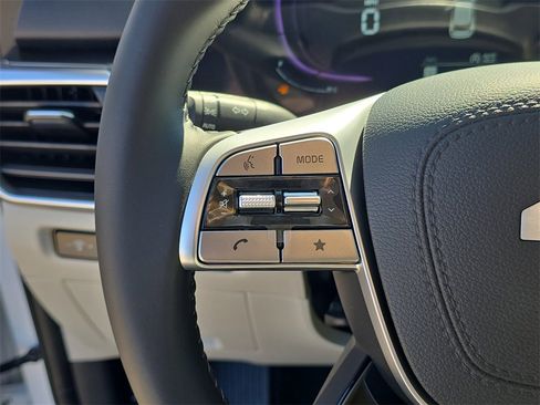 New 2025 Kia Telluride S image 32