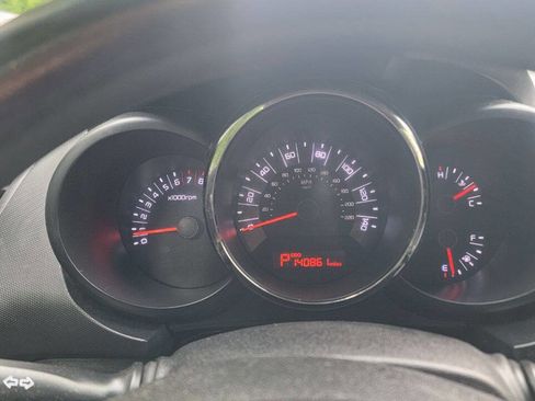 Used 2011 Kia Soul + FWD image 11