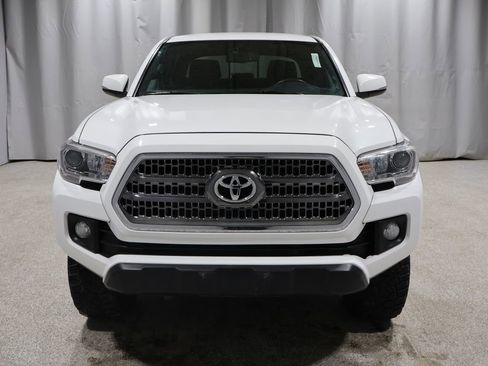 Used 2017 Toyota Tacoma TRD Off-Road w/ Tow Package (A/T) image 8