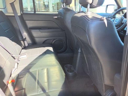 Used 2016 Jeep Patriot High Altitude AWD/4WD image 18