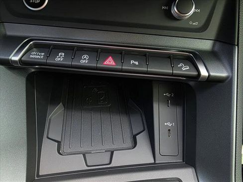 New 2025 Audi Q3 2.0T Premium w/ Convenience Package image 24