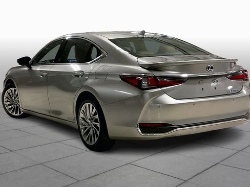 Used 2021 Lexus ES 300h Ultra Luxury w/ Accessory Package 2 image 12