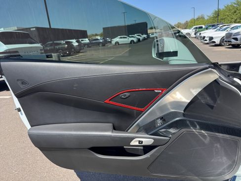 Used 2019 Chevrolet Corvette Stingray Coupe w/ 1LT RWD image 13