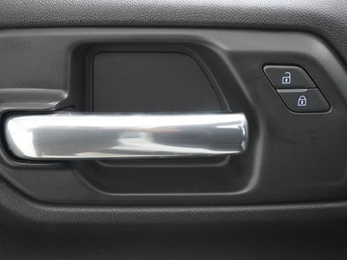 Used 2025 Chevrolet Silverado 1500 Custom image 12