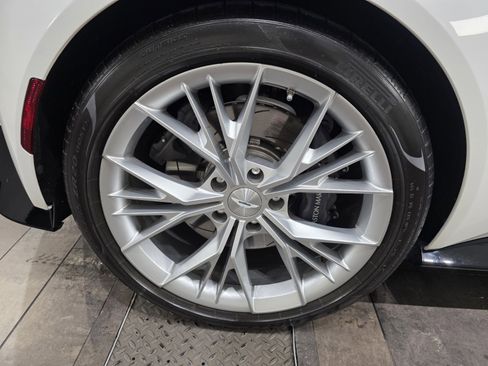 Used 2021 Aston Martin V8 Vantage Roadster image 4