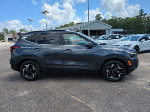 Certified 2024 Kia Seltos EX FWD image 4