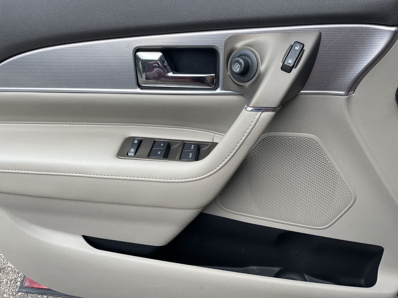 Used 2013 Lincoln MKX AWD image 33
