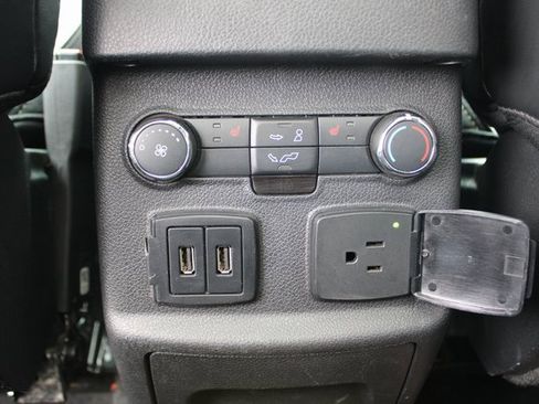 Used 2017 Ford Explorer Platinum image 41