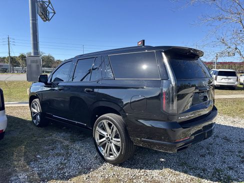 Used 2025 Cadillac Escalade Sport Platinum image 3