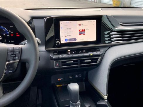 Used 2026 Toyota Camry LE image 6