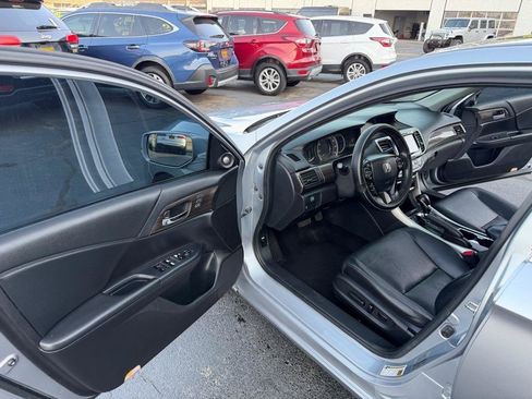 Used 2016 Honda Accord EX-L image 9