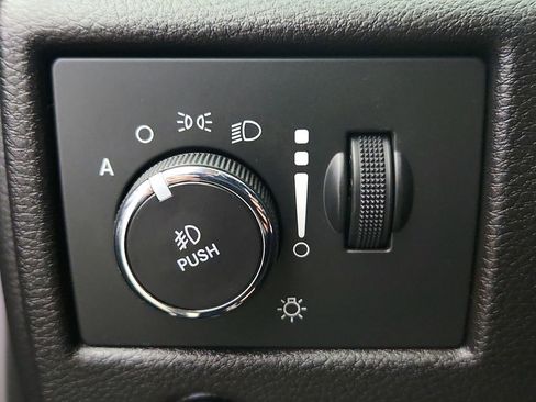 Used 2017 Jeep Grand Cherokee Limited AWD/4WD image 22