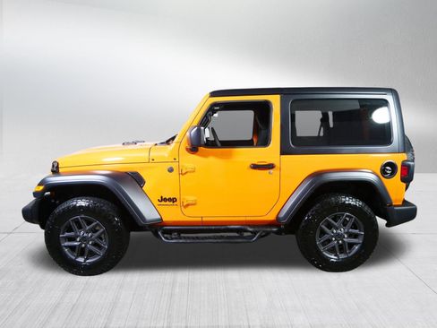 Used 2025 Jeep Wrangler Sport AWD/4WD image 4