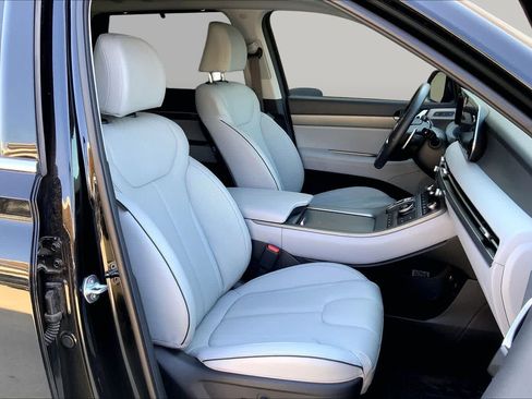 Used 2025 Hyundai Palisade SEL FWD image 9